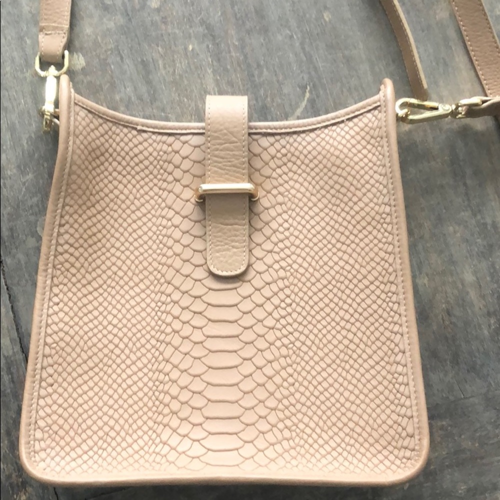 Gigi New York Elle Crossbody